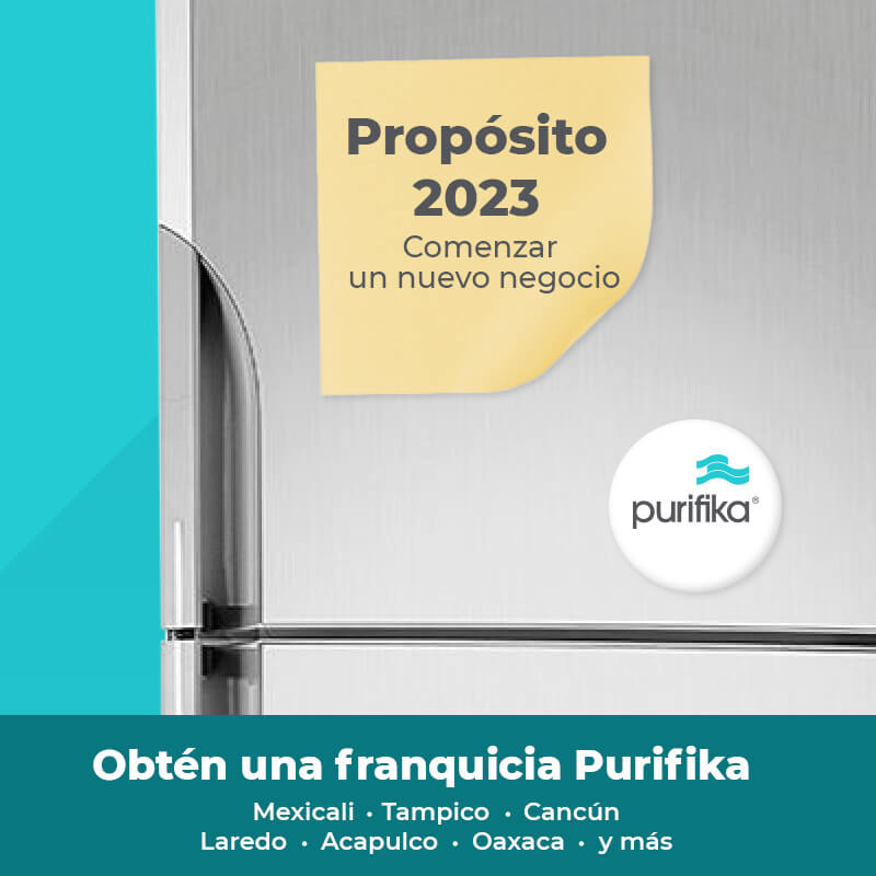 Refrigerador con post it Propósitos 2023: Tomar más agua e imán con logo Purifika
